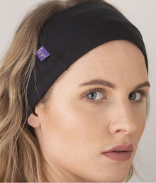  EMF protective headband Leblok in black displayed on a model - side view