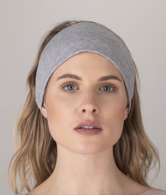 EMF protective hood Leblok in grey marl displayed on a model - front