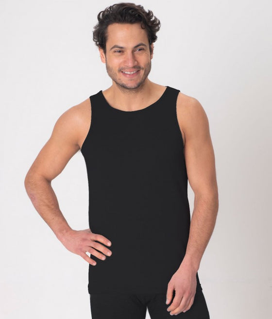 EMF protective vest Leblok in black on a man - front